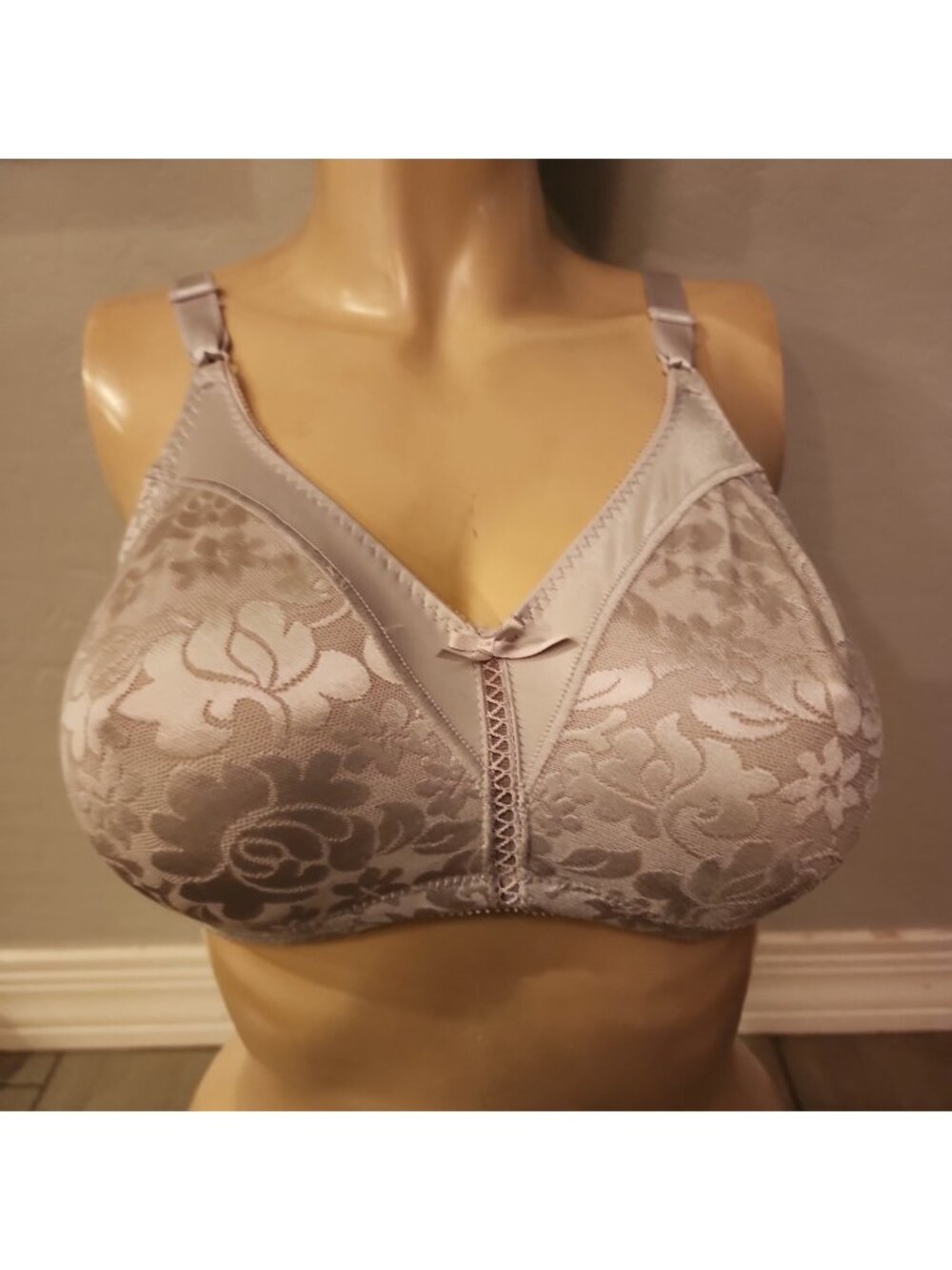 Bali Bra 34D Nude Wireless Unlined 3372